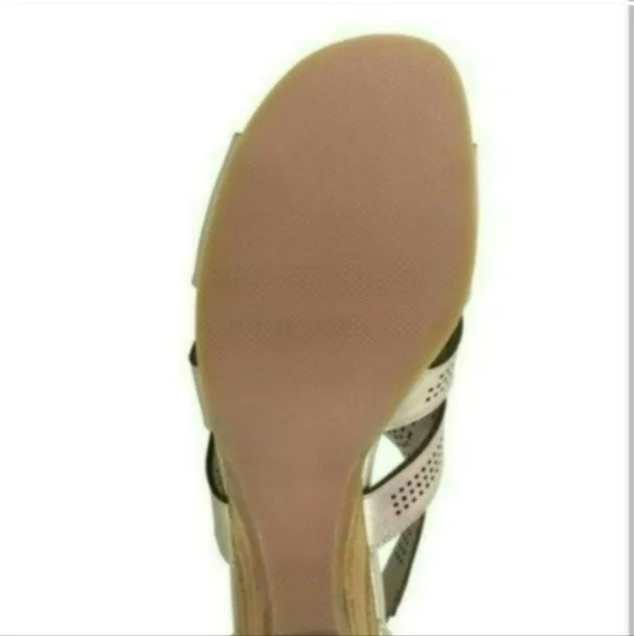 Bella Vita Quinby Chop Out Wedge Sandals 8 - Picture 4 of 7